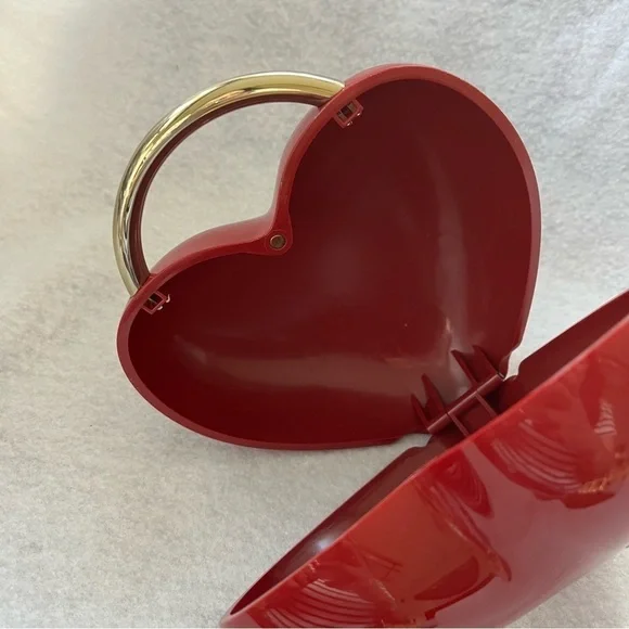 STARBUCKS KOREA Red Plastic Heart Bag White Day 2020 magnetic Closure - Picture 9 of 10